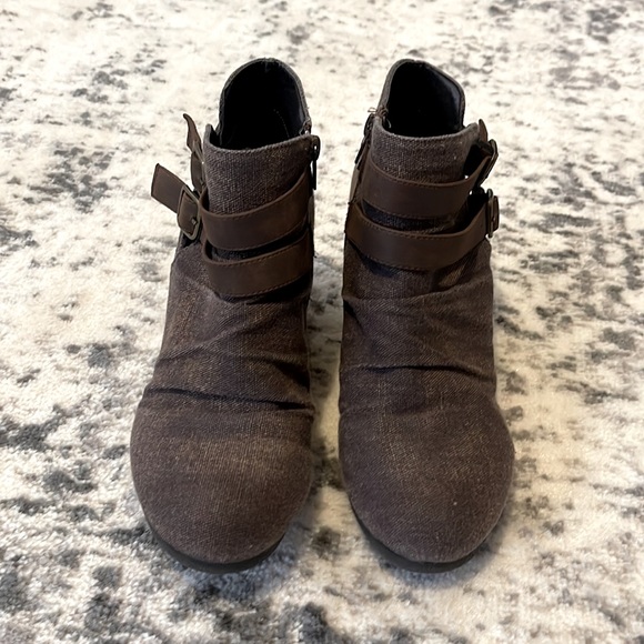 Women’s brown wedge bootie size 9 - Picture 6 of 7